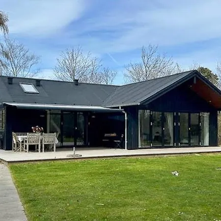Cozy New Vacation Near The Water Holiday home *