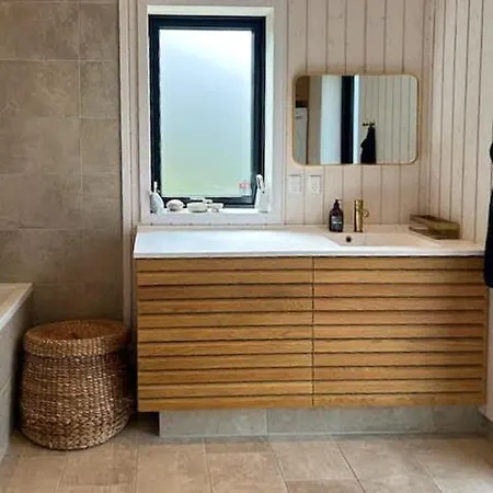 Cozy New Vacation Near The Water بيت للعطل Tisvilde