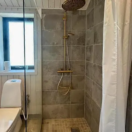 Cozy New Vacation Near The Water بيت للعطل *